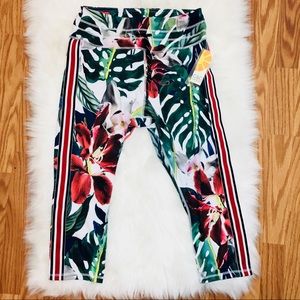 C&C California | Floral Capri Leggings